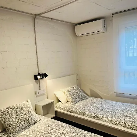 Apartment Sunny Handmade Home. Wi-fi, A/c & Free Parking *