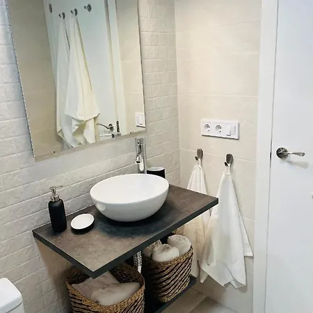 Apartment Sunny Handmade Home. Wi-fi, A/c & Free Parking Seville