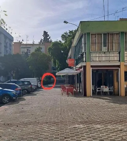 Sunny Handmade Home. Wi-fi, A/c & Free Parking Apartment